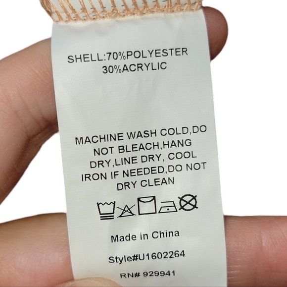 Suzanne Betro size 2X long sleeve sweater peach color polyester & acrylic - Picture 3 of 8